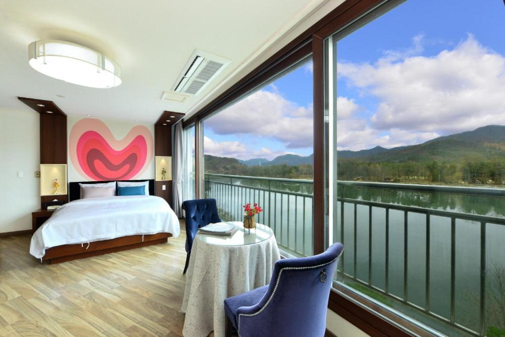 Moonlight Blue Pension Gapyeong Exterior photo