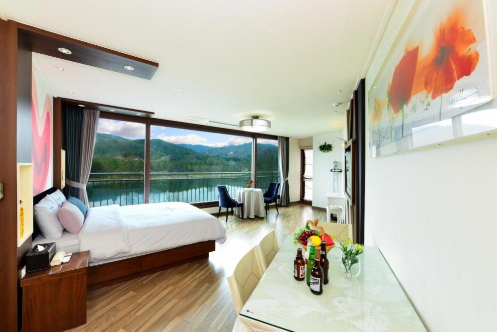 Moonlight Blue Pension Gapyeong Exterior photo