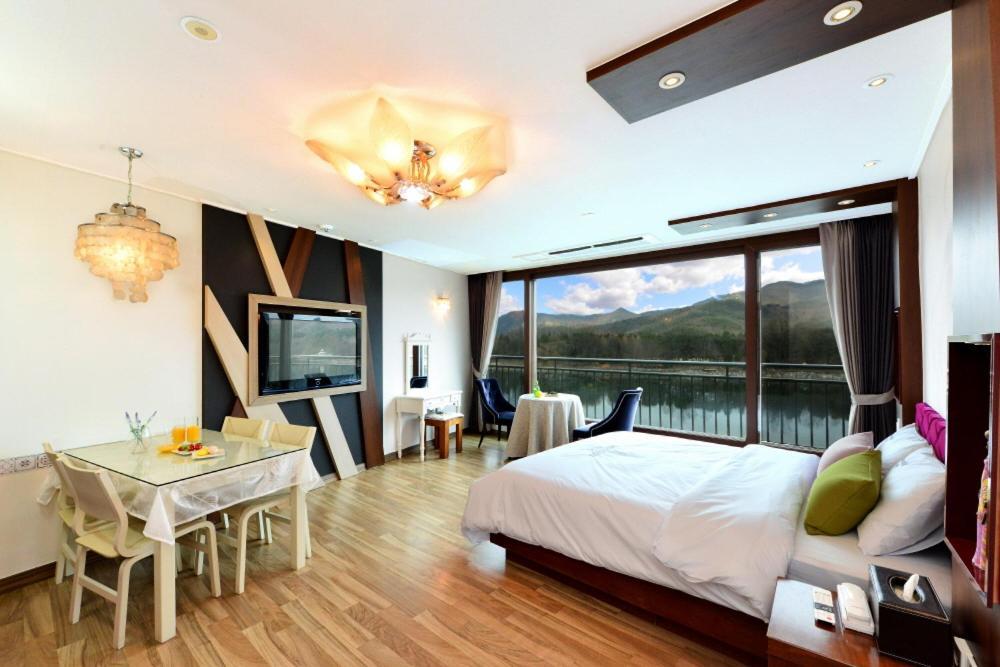 Moonlight Blue Pension Gapyeong Exterior photo