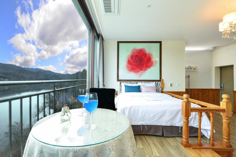 Moonlight Blue Pension Gapyeong Exterior photo