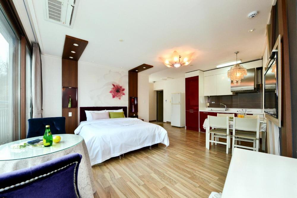 Moonlight Blue Pension Gapyeong Exterior photo