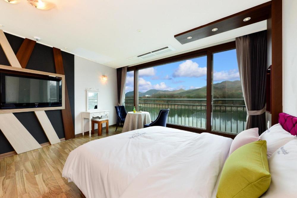 Moonlight Blue Pension Gapyeong Exterior photo
