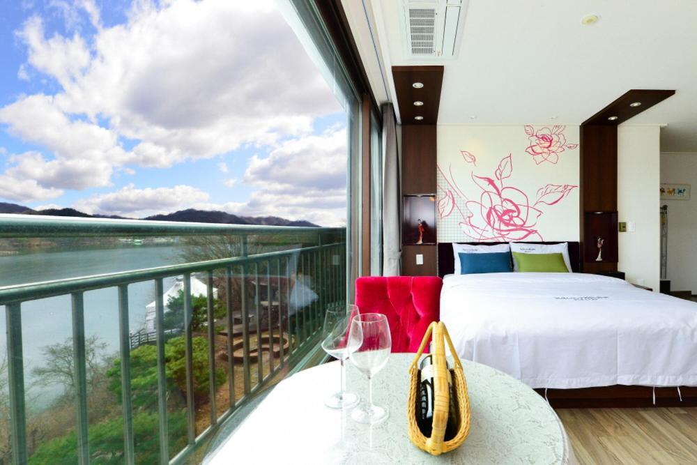 Moonlight Blue Pension Gapyeong Exterior photo