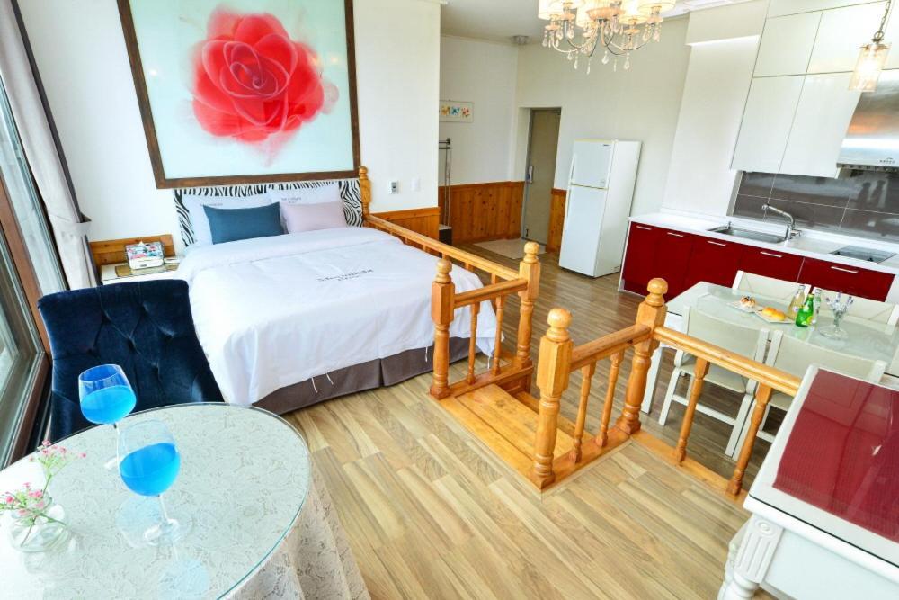 Moonlight Blue Pension Gapyeong Exterior photo